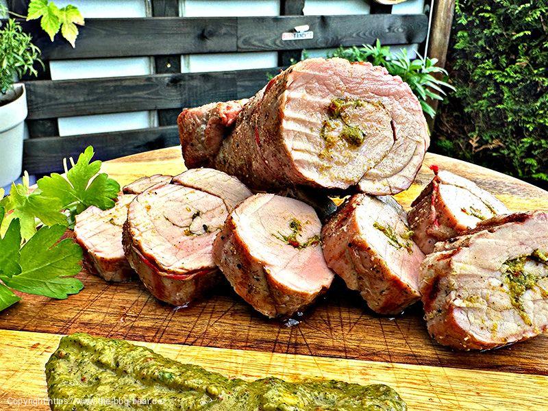 Schweinefilet vom Grill gefüllt mit Chimichurri
