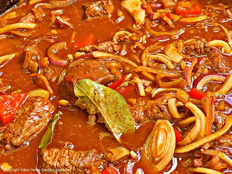 Gesmoktes BBQ Gulasch